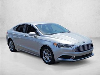 Used 2018 Ford Fusion SE w/ Fusion SE Technology Package FWD video 3