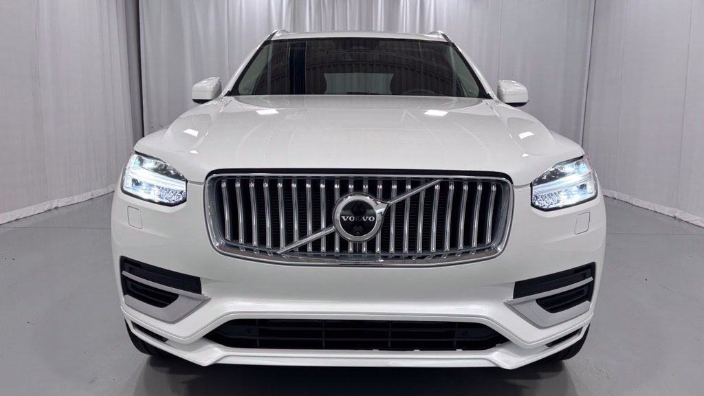 Certified 2025 Volvo XC90 T8 Plus w/ Protection Package Premier AWD/4WD image 3