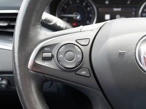 Used 2021 Buick Enclave Essence image 6