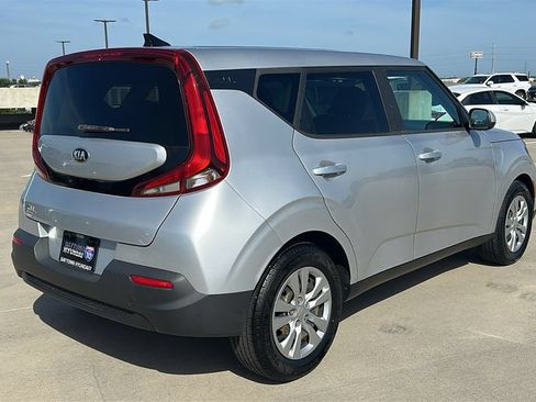 Used 2020 Kia Soul LX FWD image 12