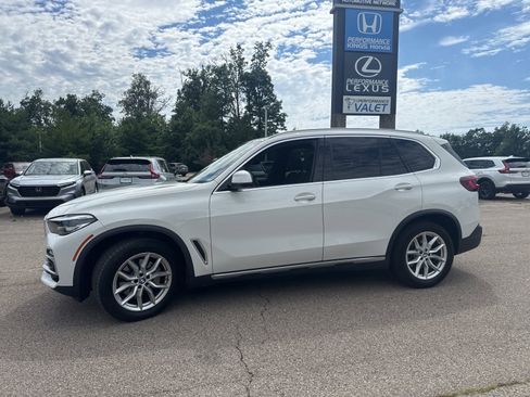 Used 2021 BMW X5 xDrive40i AWD/4WD image 11