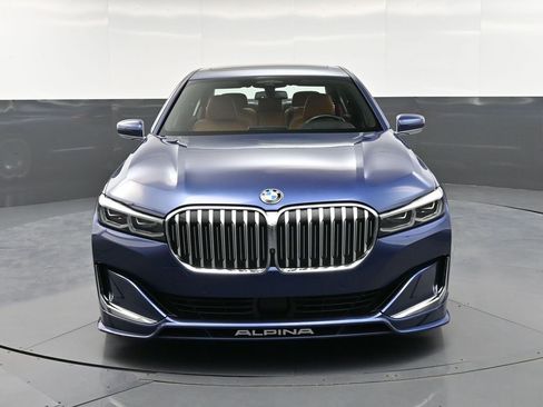 Used 2022 BMW ALPINA B7 xDrive w/ Luxury Rear Seating Package image 11