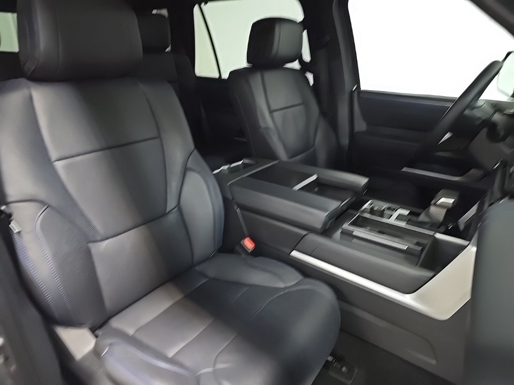 Used 2024 Toyota Sequoia Platinum AWD/4WD image 17