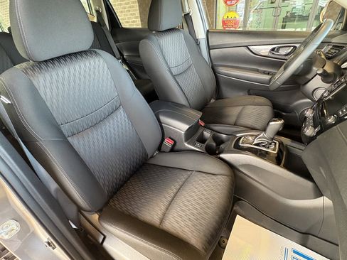 Used 2018 Nissan Rogue SV image 28