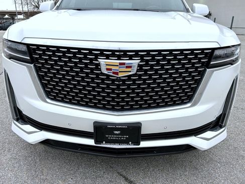 Used 2021 Cadillac Escalade Premium Luxury w/ Performance Package image 9