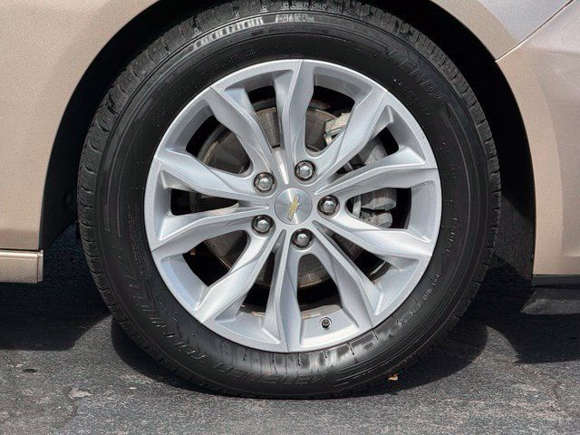 Used 2019 Chevrolet Malibu LT FWD image 10
