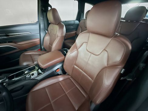 Used 2024 Kia Telluride EX image 26