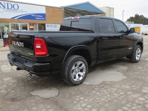 Used 2025 RAM 1500 Big Horn AWD/4WD image 8