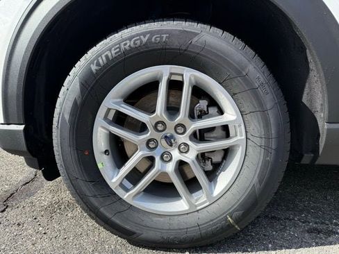 Used 2026 Ford Explorer Active AWD/4WD image 9