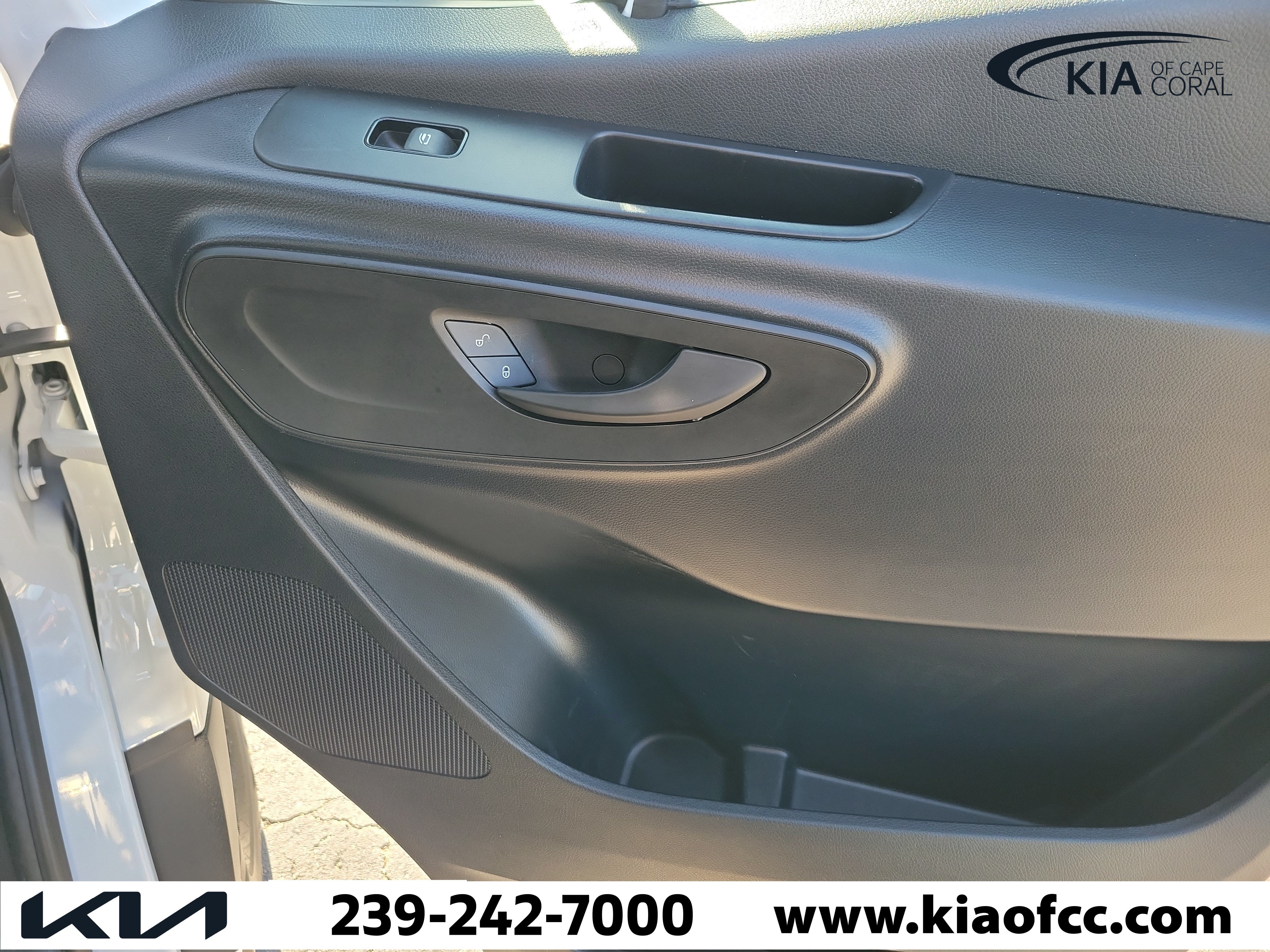 Used 2025 Mercedes-Benz Sprinter 2500 image 30
