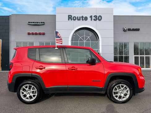 Used 2023 Jeep Renegade Latitude image 5