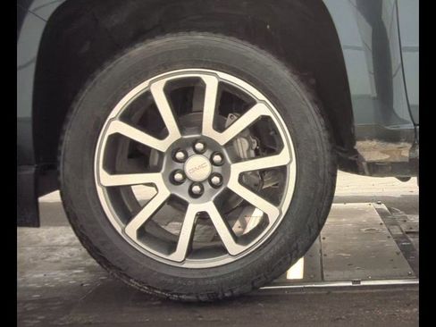 Used 2019 GMC Canyon Denali image 10