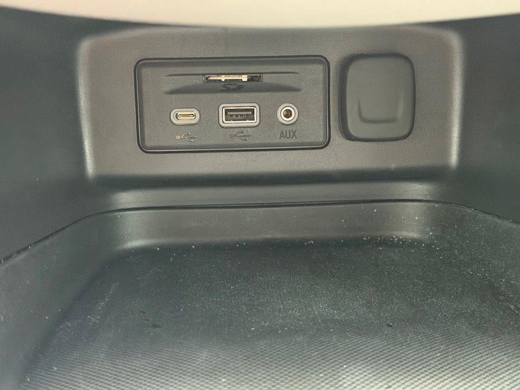 Used 2024 Chevrolet Equinox LT FWD image 22