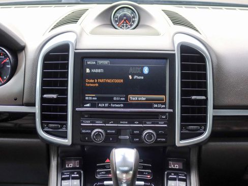 Used 2016 Porsche Cayenne S w/ Premium Package AWD/4WD image 17