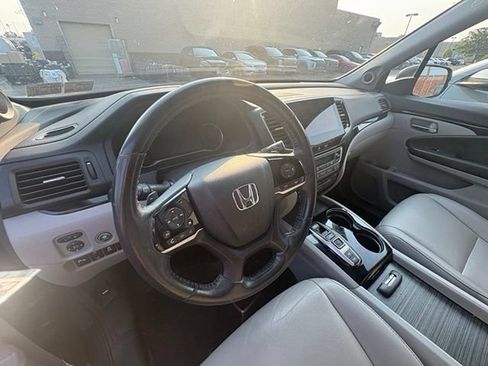 Used 2019 Honda Pilot Touring image 7