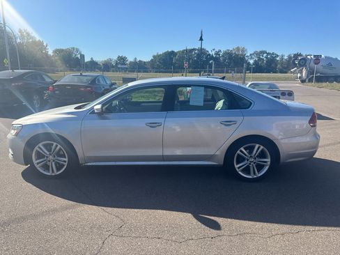 Used 2013 Volkswagen Passat 3.6 SE image 8