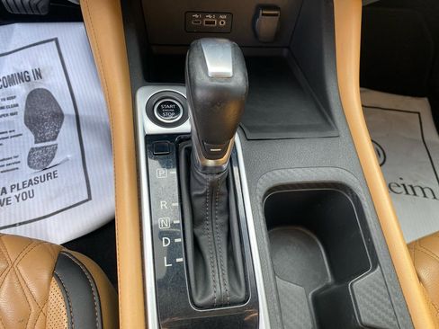 Used 2022 Nissan Sentra SV w/ SV Premium Package image 19