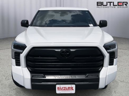 Used 2025 Toyota Tundra SR5 w/ SR5 Premium Package AWD/4WD image 8