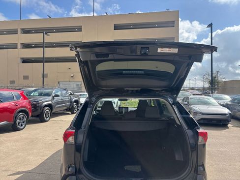 Used 2025 Toyota RAV4 XLE w/ Convenience Package image 31