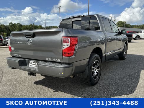 Used 2021 Nissan Titan SV w/ SV Convenience Package AWD/4WD image 5