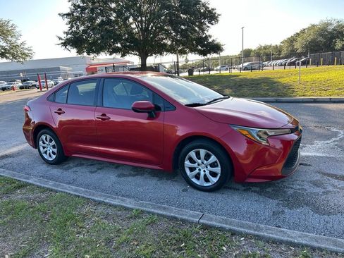 Used 2020 Toyota Corolla LE FWD image 7