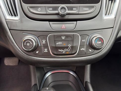 Used 2017 Chevrolet Malibu LT w/ Leather Package FWD image 43