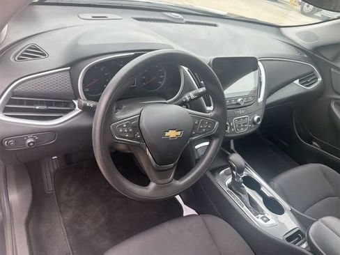 Used 2023 Chevrolet Malibu LT FWD image 11