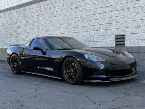 Used 2006 Chevrolet Corvette Coupe w/ Performance Package image 18