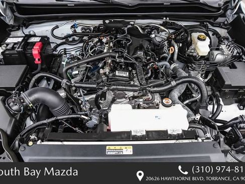 Used 2025 Toyota Tacoma SR5 AWD/4WD image 25