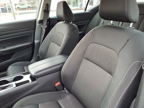 Used 2024 Nissan Altima 2.5 SV FWD image 12