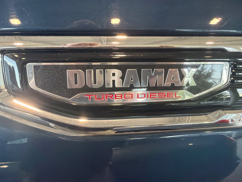 Used 2023 GMC Sierra 1500 SLT w/ SLT Premium Plus Package AWD/4WD image 2