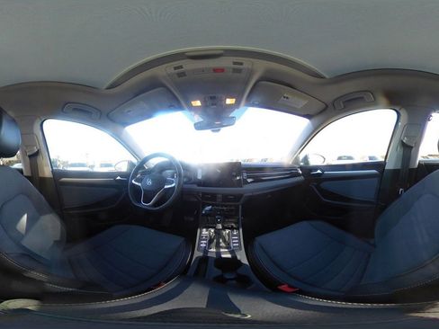 Used 2025 Volkswagen Jetta SE image 44