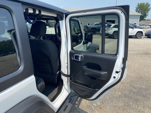 Used 2022 Jeep Wrangler Unlimited Sport AWD/4WD image 34