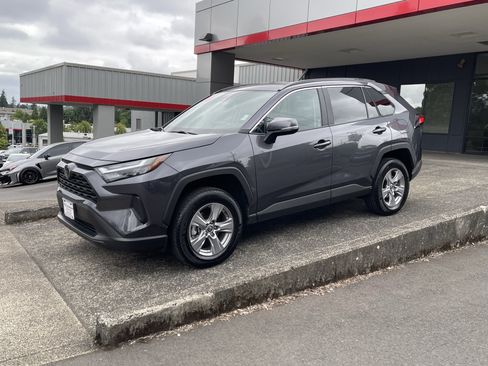 Certified 2025 Toyota RAV4 XLE AWD/4WD image 4