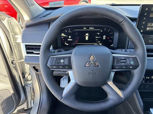 New 2026 Mitsubishi Outlander SEL FWD image 40