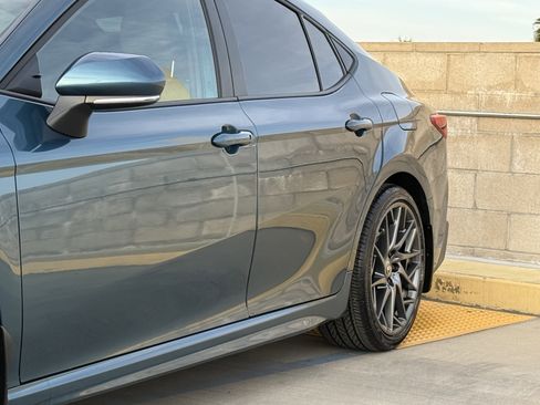 Used 2025 Toyota Camry SE image 8