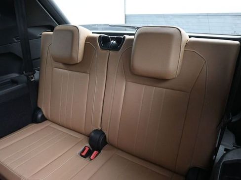Used 2022 Volkswagen Tiguan SE R-Line FWD image 19