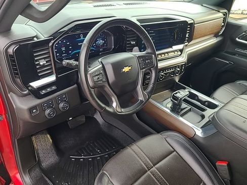 Used 2024 Chevrolet Silverado 1500 High Country w/ Technology Package AWD/4WD image 13