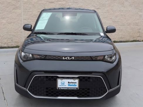 Used 2025 Kia Soul LX w/ LX Technology Package FWD image 10