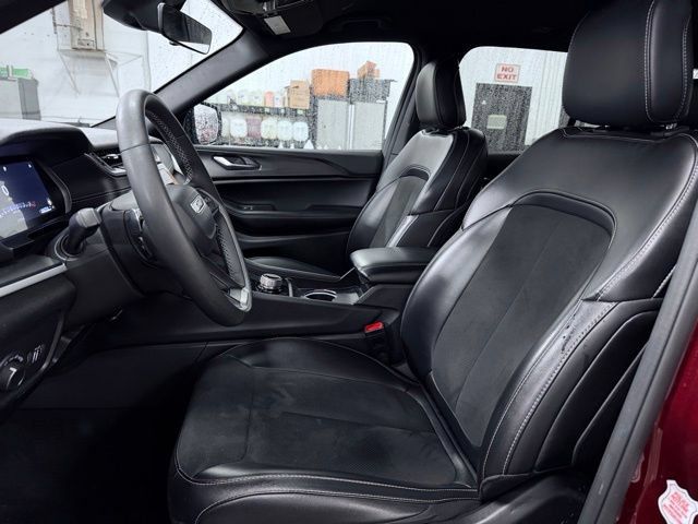 Certified 2025 Jeep Grand Cherokee Altitude AWD/4WD image 16