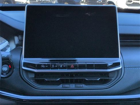 New 2026 Jeep Compass Latitude image 17