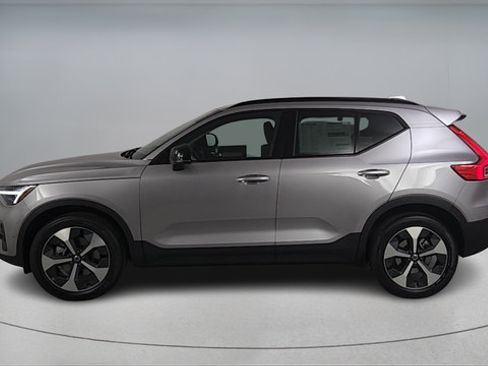 Certified 2026 Volvo XC40 B5 Plus w/ Climate Package AWD/4WD image 7