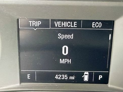 Used 2024 Chevrolet Equinox LS image 37