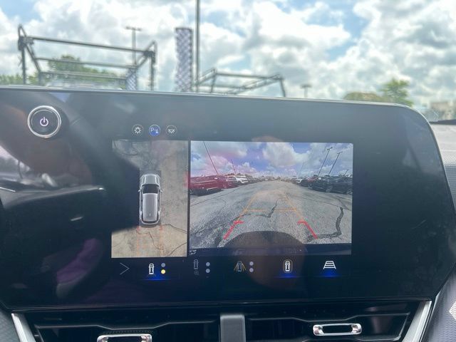New 2026 Chevrolet Equinox LT w/ Safety and Technology Package FWD image 21
