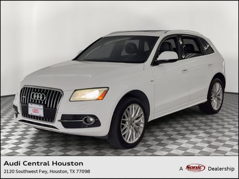 Used 2017 Audi Q5 2.0T Premium Plus w/ Technology Package AWD/4WD image 1