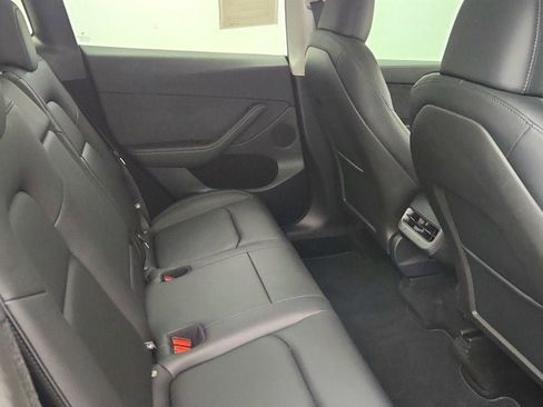 Used 2024 Tesla Model Y Long Range image 27