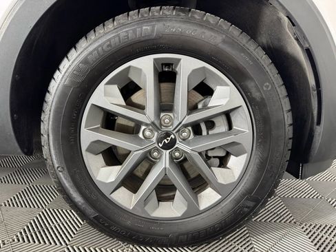 Used 2024 Kia Telluride LX image 47