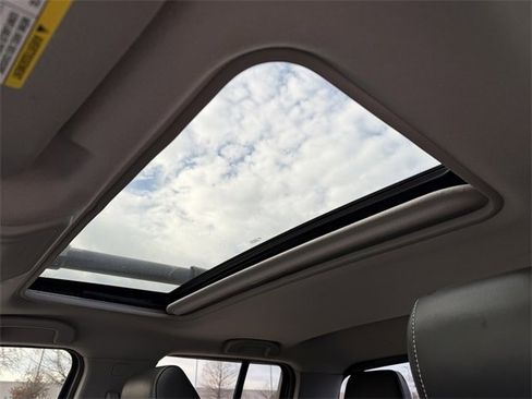 Used 2020 Nissan Frontier PRO-4X w/ Pro-4x Utility Package image 33