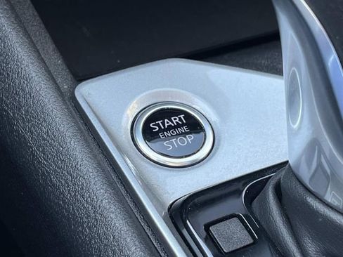 Used 2025 Nissan Altima 2.5 SV FWD image 32