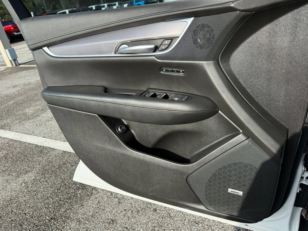 Used 2019 Cadillac XT5 Premium Luxury AWD/4WD image 17
